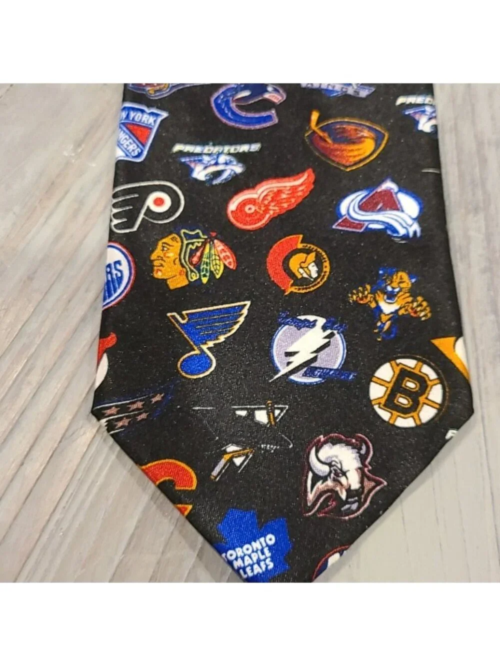 Vintage NHL Tie hockey teams